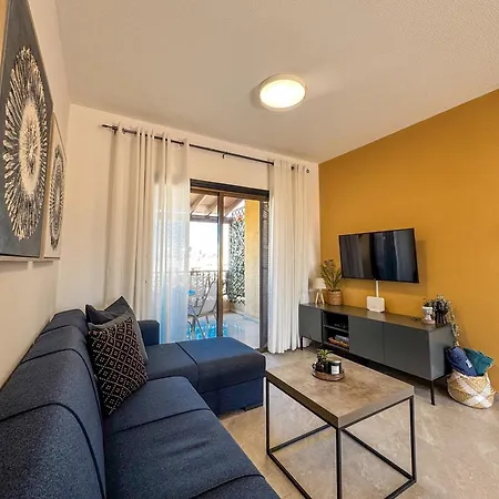Horizon Gateway 1b, Paphos, Pool Apartment