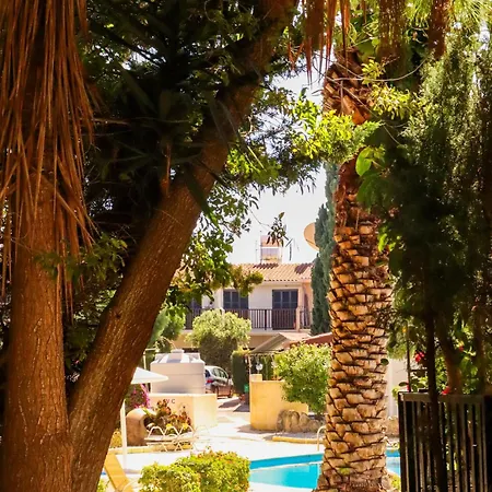 Horizon Gateway 1b, Paphos, Pool Appartement *