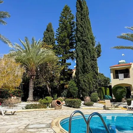 Horizon Gateway 1b, Paphos, Pool