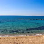 Horizon Gateway 1b, Paphos, Pool