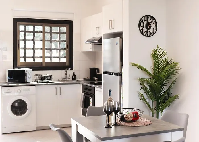 Horizon Gateway 1b, Paphos, Pool شقة