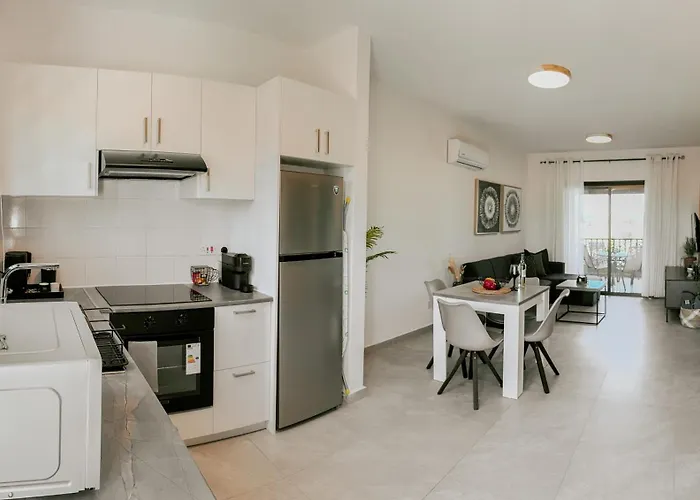 Horizon Gateway 1b, Paphos, Pool アパート *