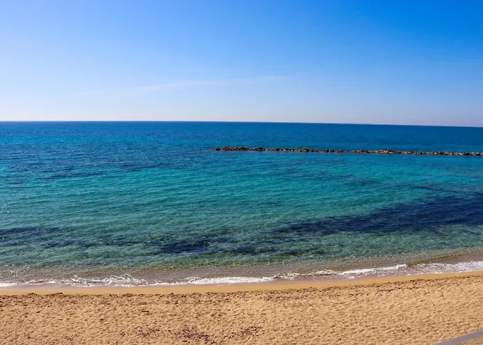 Horizon Gateway 1b, Paphos, Pool