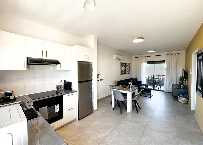 Horizon Gateway 1b, Paphos, Pool アパート *