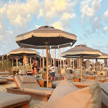 Horizon Gateway 1b, Paphos, Pool